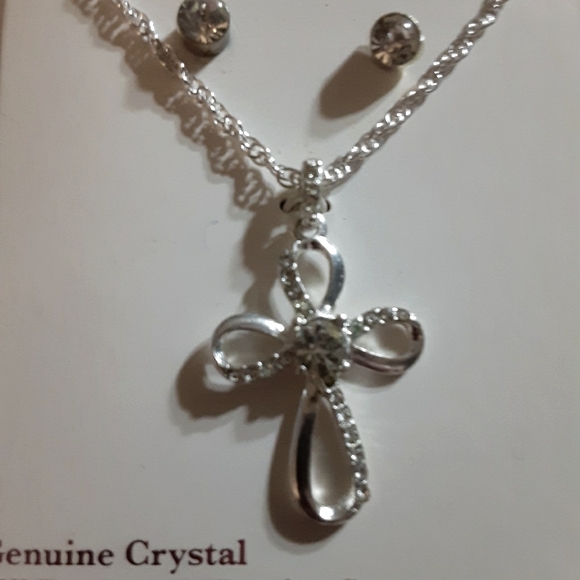 cross necklace and earring set - Picture 1 of 2
